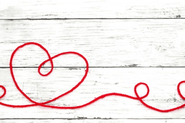 手軽にハンドメイド!100均材料を使ったスマートフォン用ストラップ制作体験