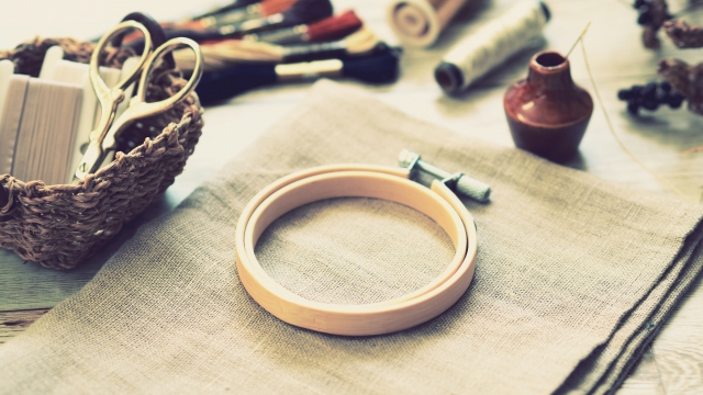 ふわふわでかわいい! パンチニードルで作る硬質カードケースデコ